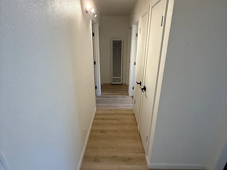 947 Alberni St — Photo 10