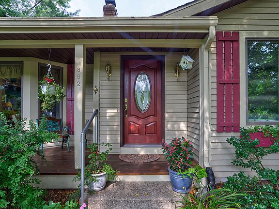 2nd image of 892 Pioneer Ave