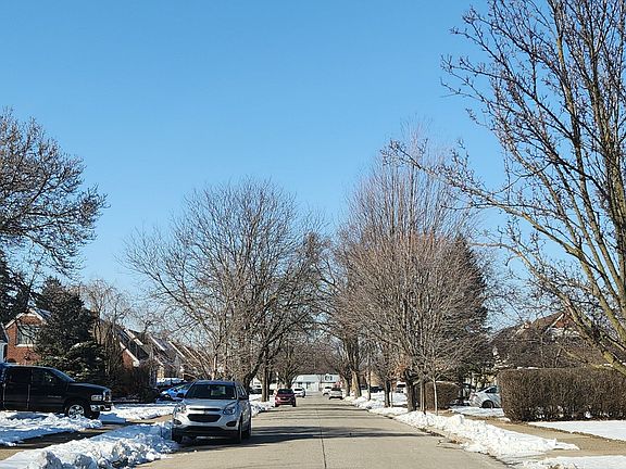4th image of 15232 Arlington Ave