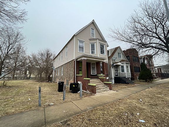 3rd image of 1052 W Marquette Rd