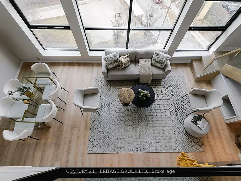 393 King St E #404 — Photo 20