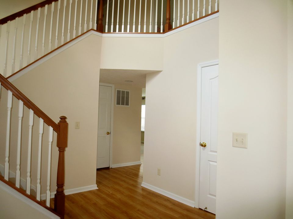 1st image of 9946 Carriage Walk Dr
