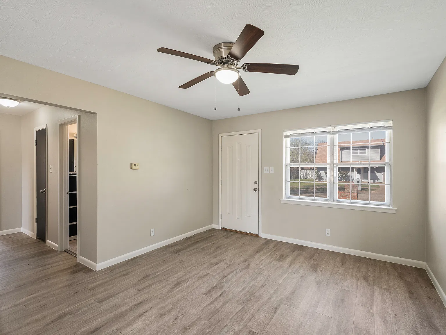 4 bed, 2.5 bath, 1372 sqft, $1,895 — Photo 3