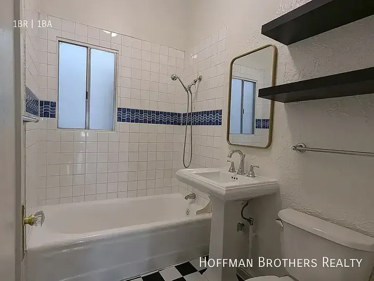 1177 N Ardmore Ave #1 — Photo 6