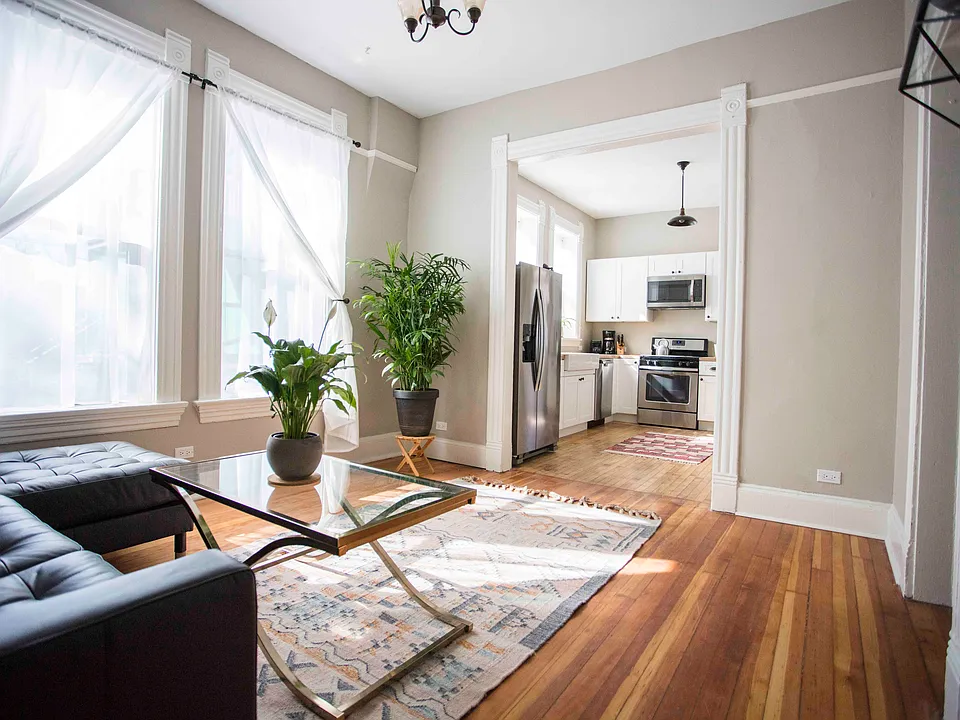 1110 N California Ave #2R