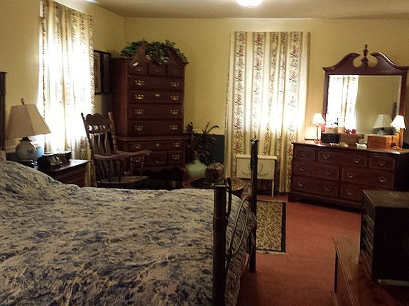 3rd image of 945 Tanglewood Dr