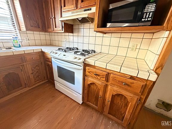 4th image of 4108 Sugar Cane Ave