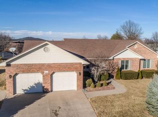 2419 Kays Pointe Dr, Columbia, MO 65201