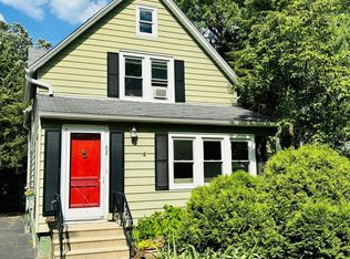 235 Linden Ave, Glencoe, IL 60022