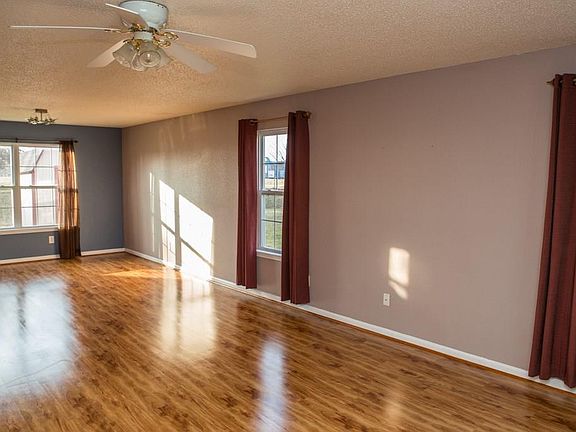 4th image of 8138 Whitaker Valley Blvd