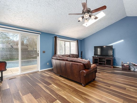5th image of 316 E Melody Ave