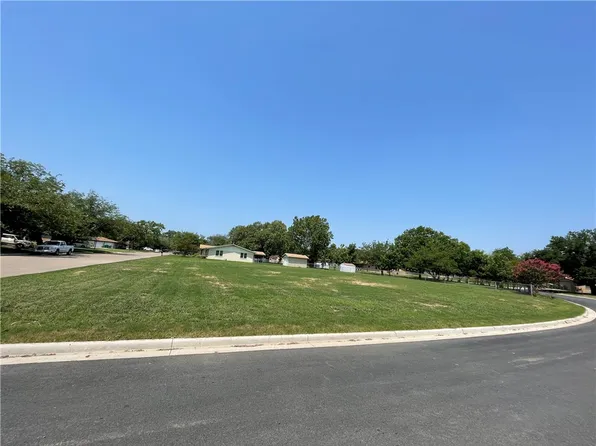 W Elizabeth Dr, Waco, TX 76706