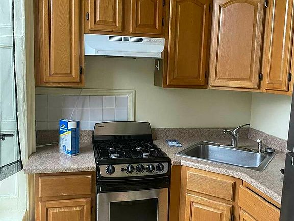 2nd image of 1096 Fulton St Fl 2