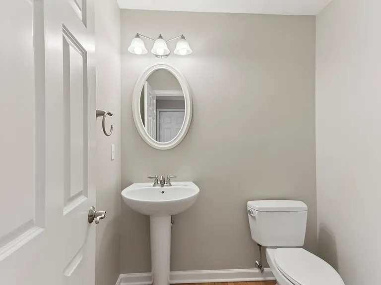 103 Lakeview Ct — Photo 36