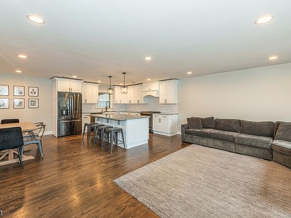 2nd image of 28 Riverview Rd