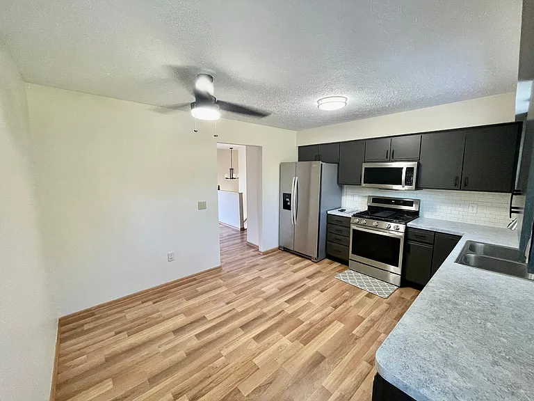 345 Water St — Photo 20