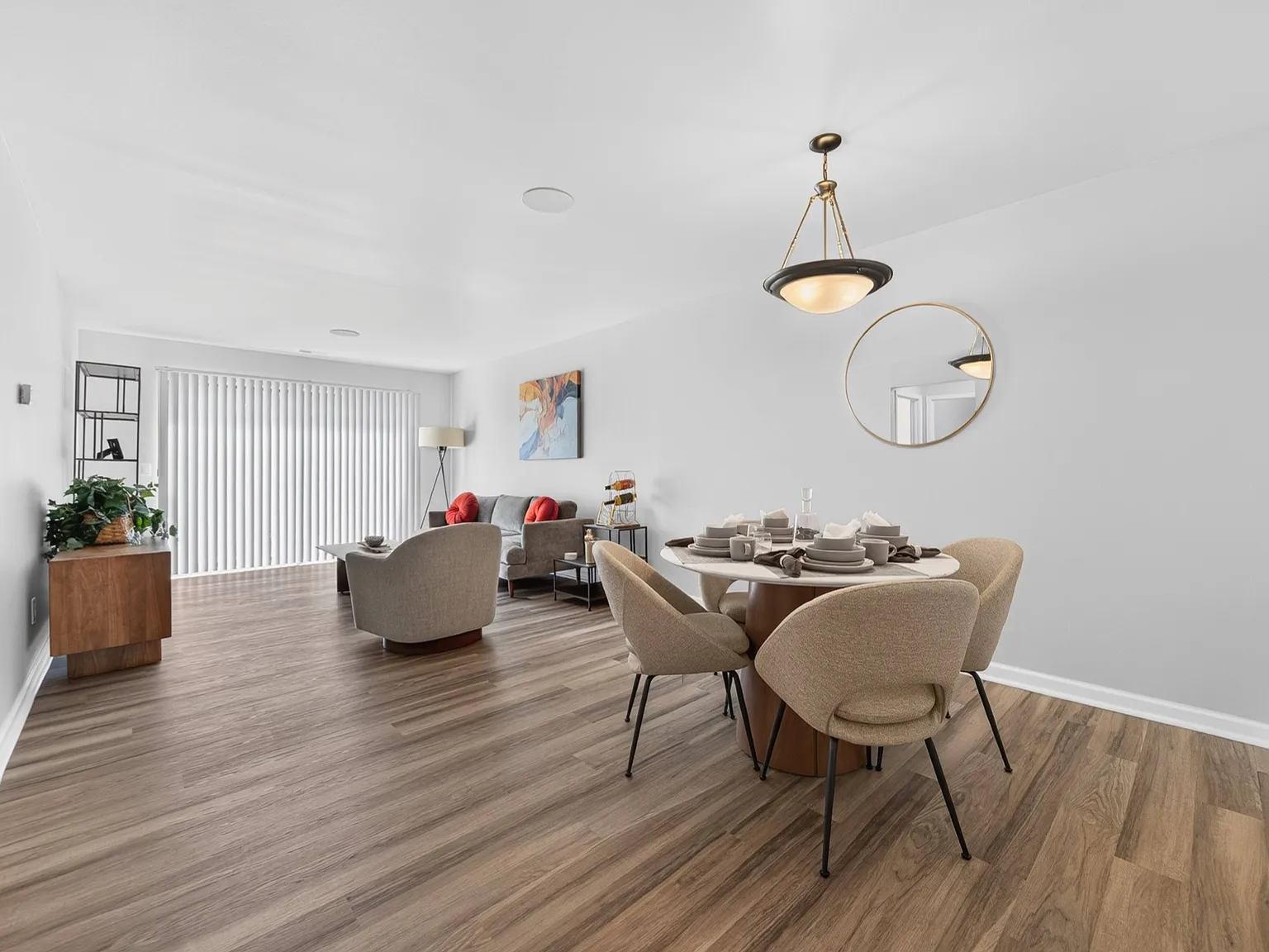 Lakeside Village Apartments — Photo 2