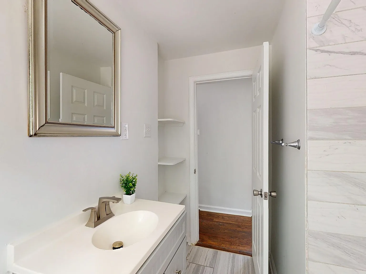 3 bed, 1.0 bath, 1500 sqft, $763 — Photo 3