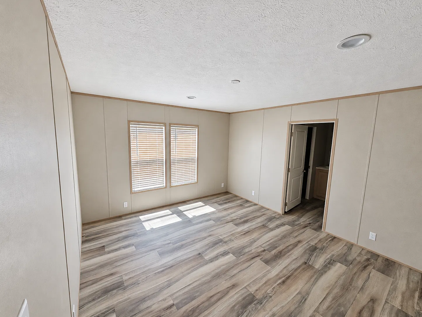 3 bed, $1,350 — Photo 3
