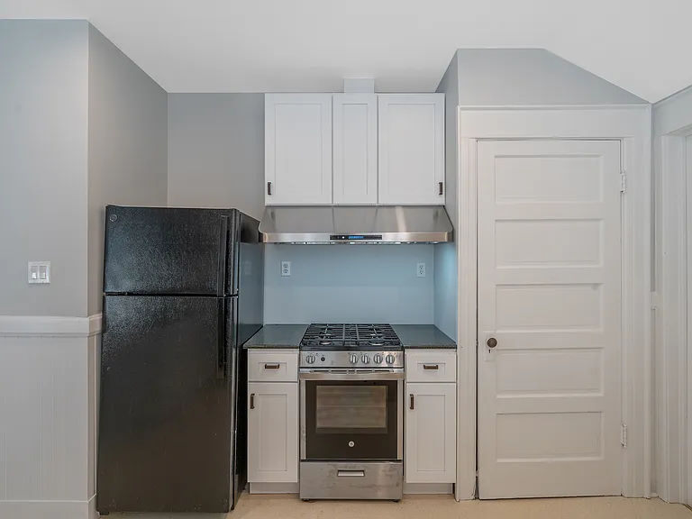 816-818 Maryland Ave — Photo 7