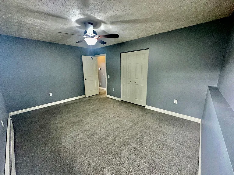 10840 Delta Cir — Photo 14
