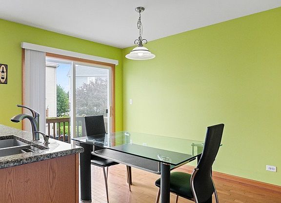 4th image of 923 Emerald Dr #923