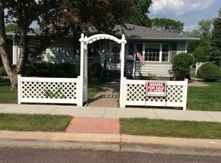 447 Greenwood Dr SE, East Grand Forks, MN 56721