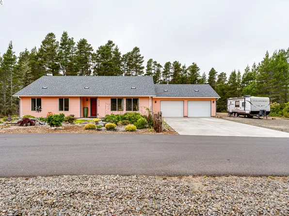 5328 Loveland Ct, Florence, OR 97439