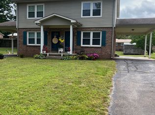 1705 Deer Hollow Dr #B, Lawrenceburg, TN 38464