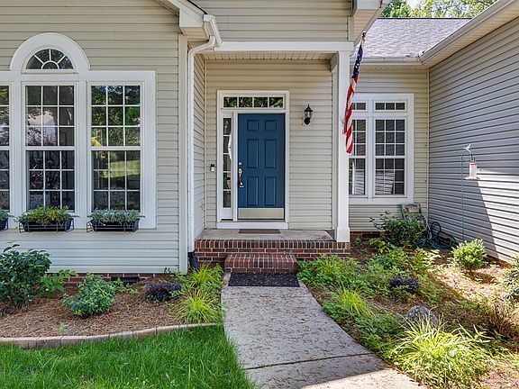 3rd image of 105 Poplar Springs Dr