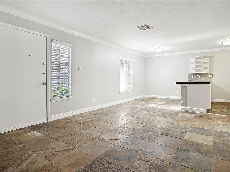 2418 Mimosa Dr. — Photo 3