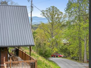 720 Timberlake Dr, Sevierville, TN 37862