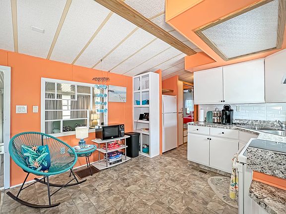 2nd image of 549 Pescado Ln