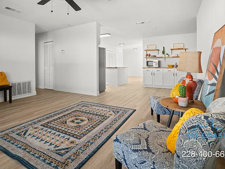 218 Dogwood Dr — Photo 4