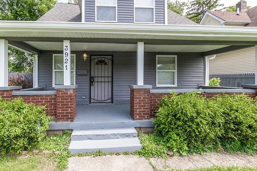 3 bed, 1.5 bath, 1400 sqft, $1,700 — Photo 2