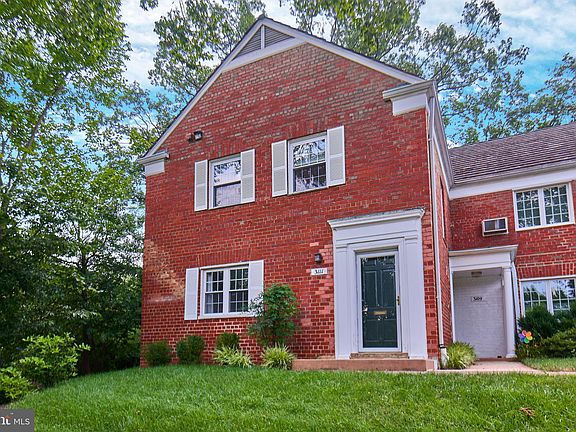 3rd image of 3111 Valley Dr