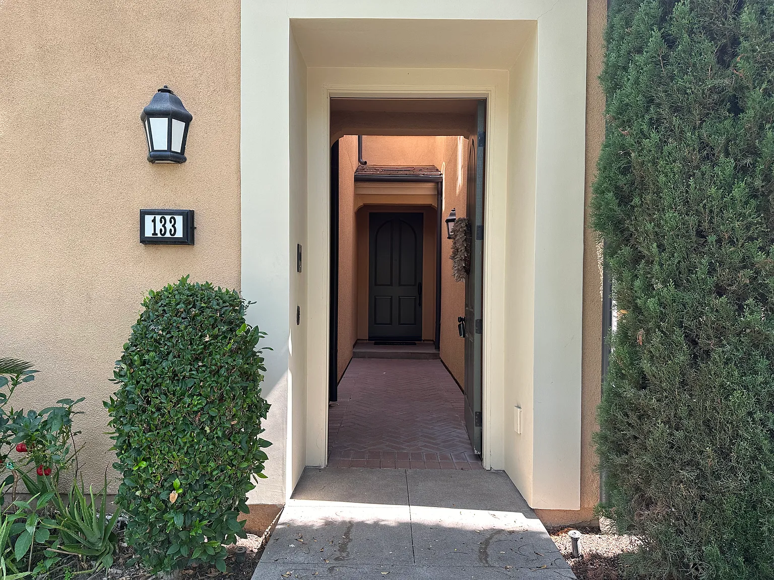 2 bed, 989 sqft, $3,700 — Photo 3