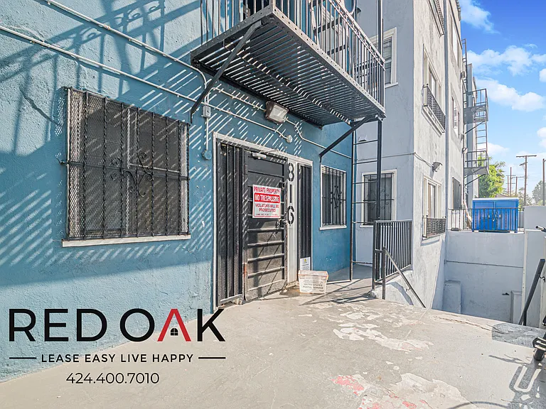 816- 822 S Park View St — Photo 31