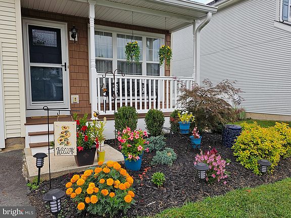 3rd image of 5 Dryden Dr
