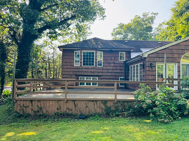 Beautiful, spacious backyard