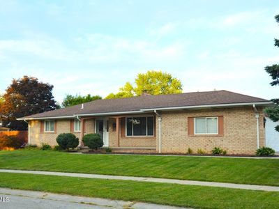 59 Applewood Dr, Oregon, OH, 43616