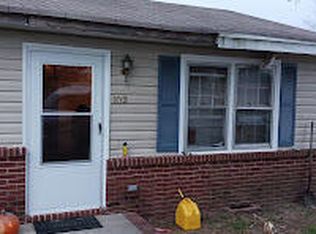 102 Rosemont Ave, Hamlet, NC 28345