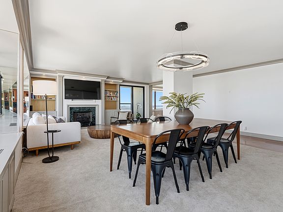 4th image of 85 E India Row #31-A/B
