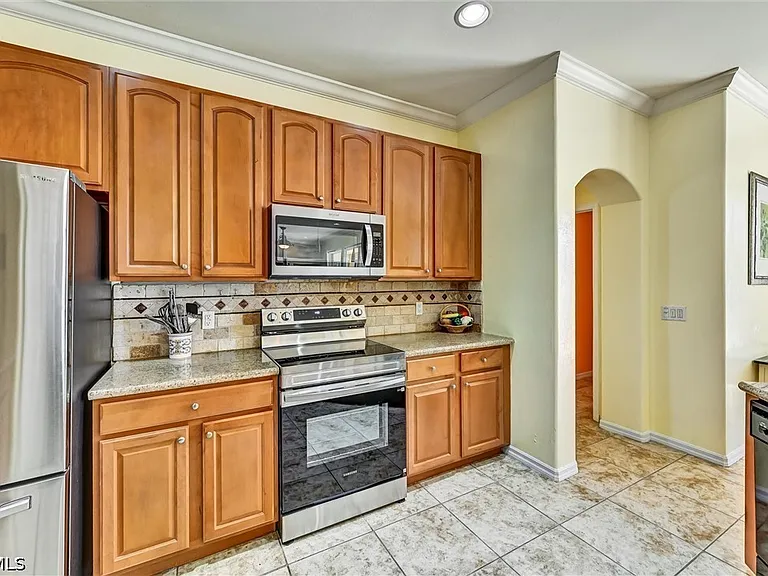 311 SW 32nd Pl — Photo 29