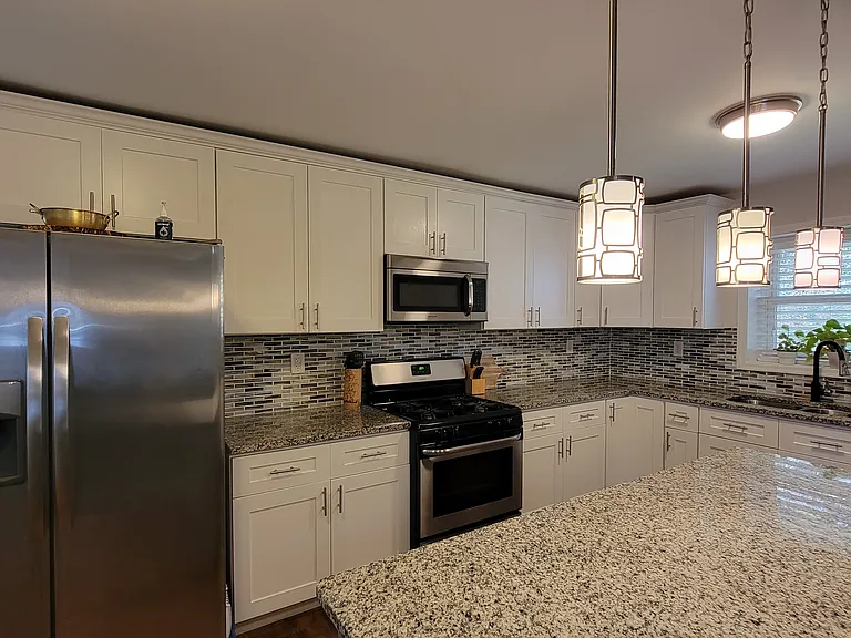 3010 Santa Monica Dr — Photo 12