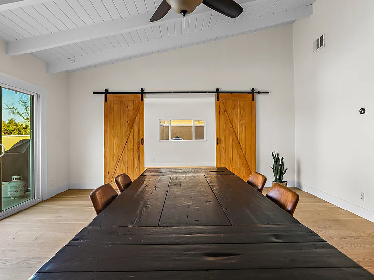 4835 Cliffside Dr — Photo 16