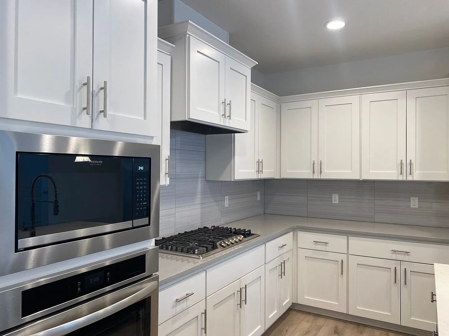 Newer Construction! Beautiful Brand Home Backs To Greenspace! Gourmet Kitchen, Open Landing, Fenc... — Photo 4