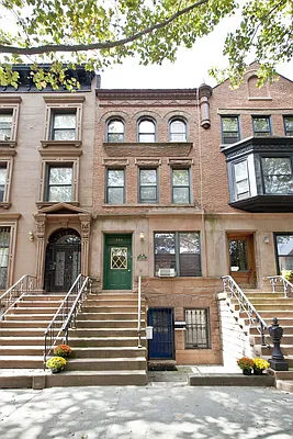 Sold by Skygroup Realty | media 27