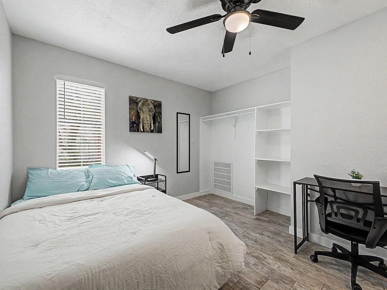 4 bed, 2.0 bath, 1522 sqft, $1,001 — Photo 2
