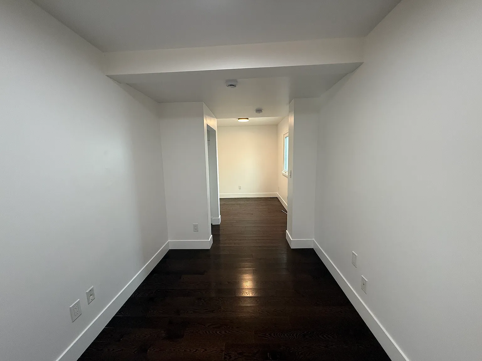 Studio, 300 sqft, $2,500 — Photo 4
